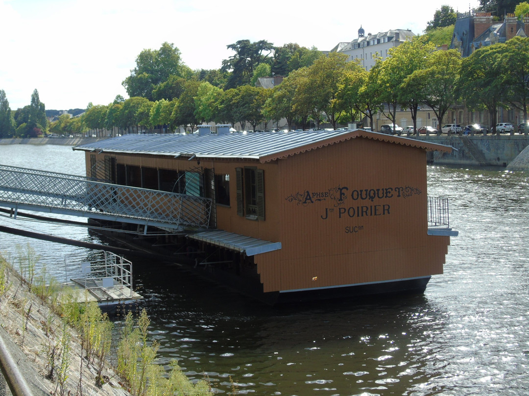 Bateau Lavoir Saint-Julien景点图片