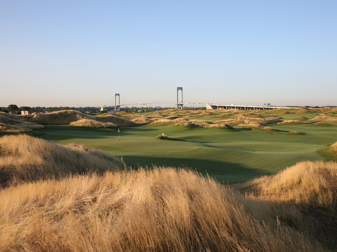 Trump Golf Links at  Ferry Point-布朗克斯必去景点