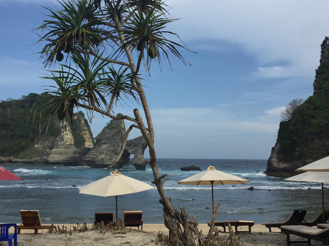Pejukutan餐馆和美食-Tropical Cliff Atuh Beach