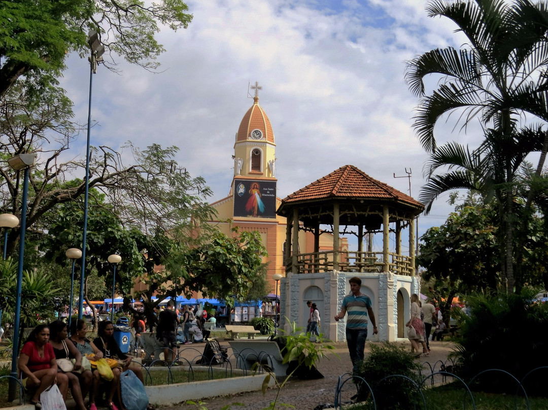 Itapolis旅游景点-Feira de Artesanato