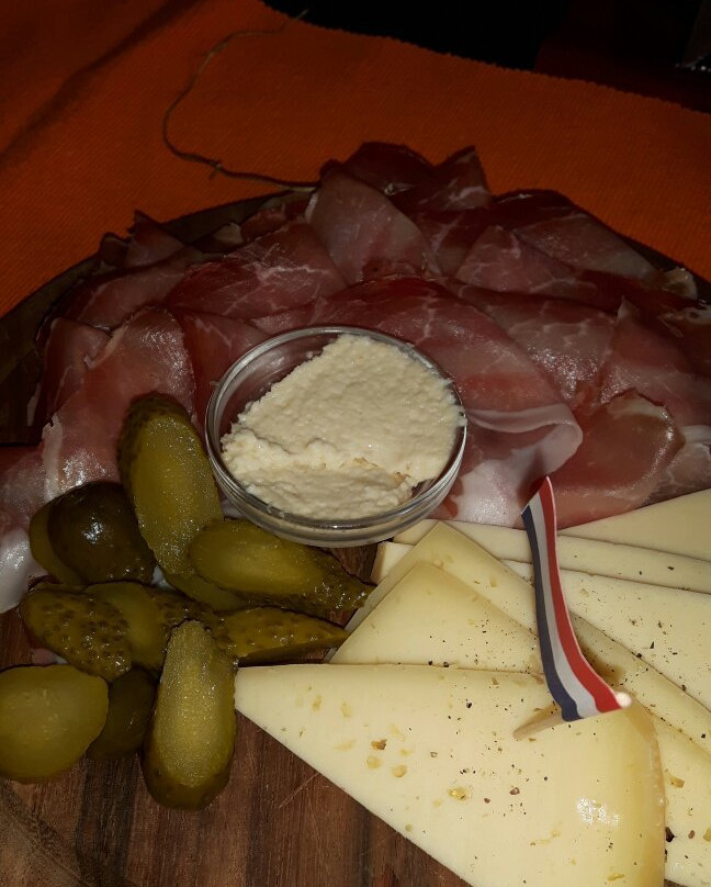 Niederdorf餐馆和美食-Tennisbar