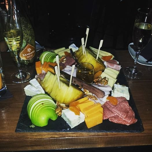 Foyer - Wine & Cocktail Bar-利马索尔必去景点