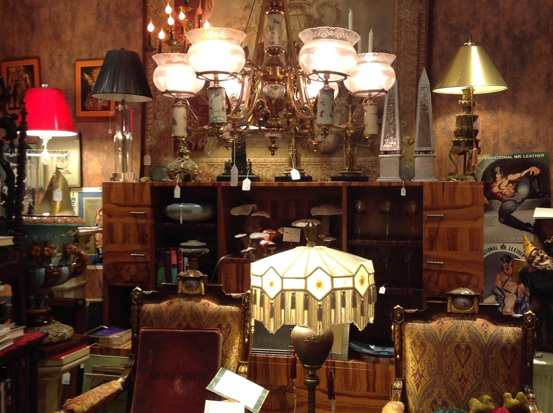 Antiques at The Drawing Room of Newport-纽波特必去景点