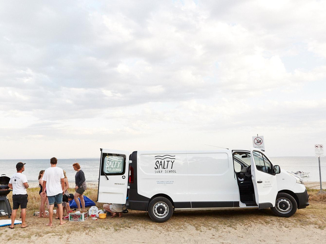 Salty Surf School景点图片