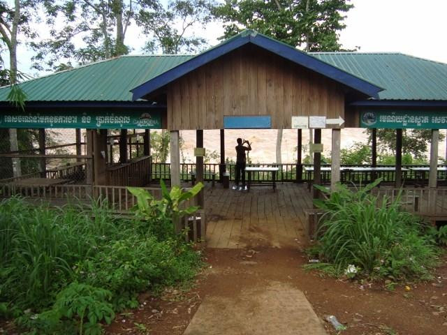 Preah Nimith Waterfall景点图片