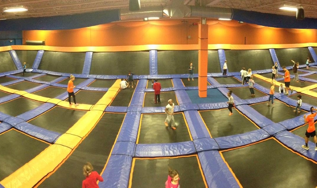 Sky Zone Trampoline Park Highland Heights景点图片