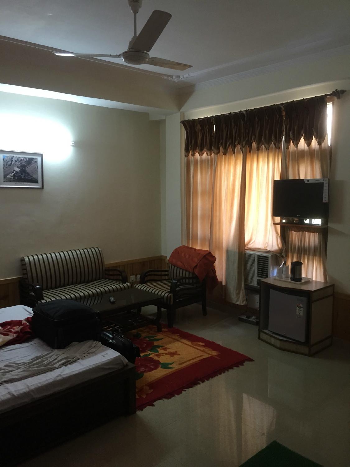 Hotel Mahesh Jhakri-客卧