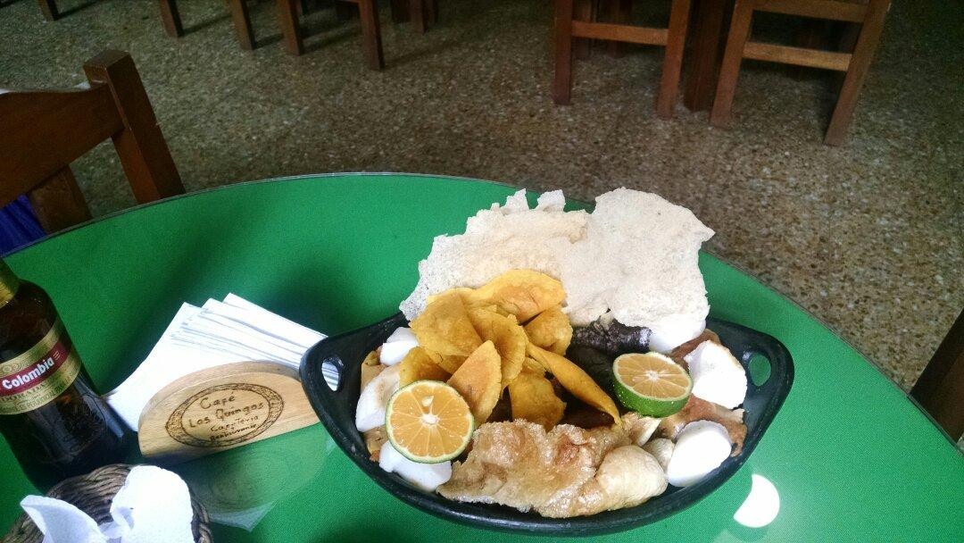 Piendamo餐馆和美食-Restaurante Tipico Los Quingos