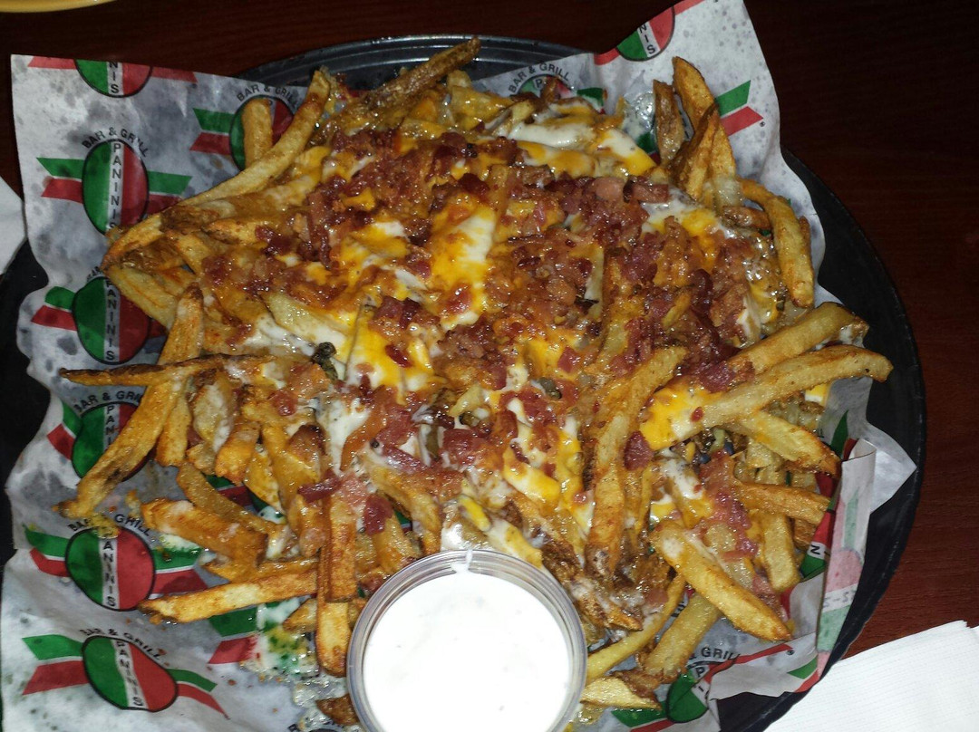 Brunswick餐馆和美食-Panini's Bar and Grill