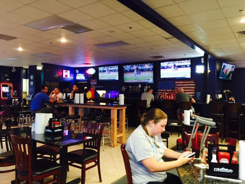 Baldwin餐馆和美食-Mr. Chubby's Wings