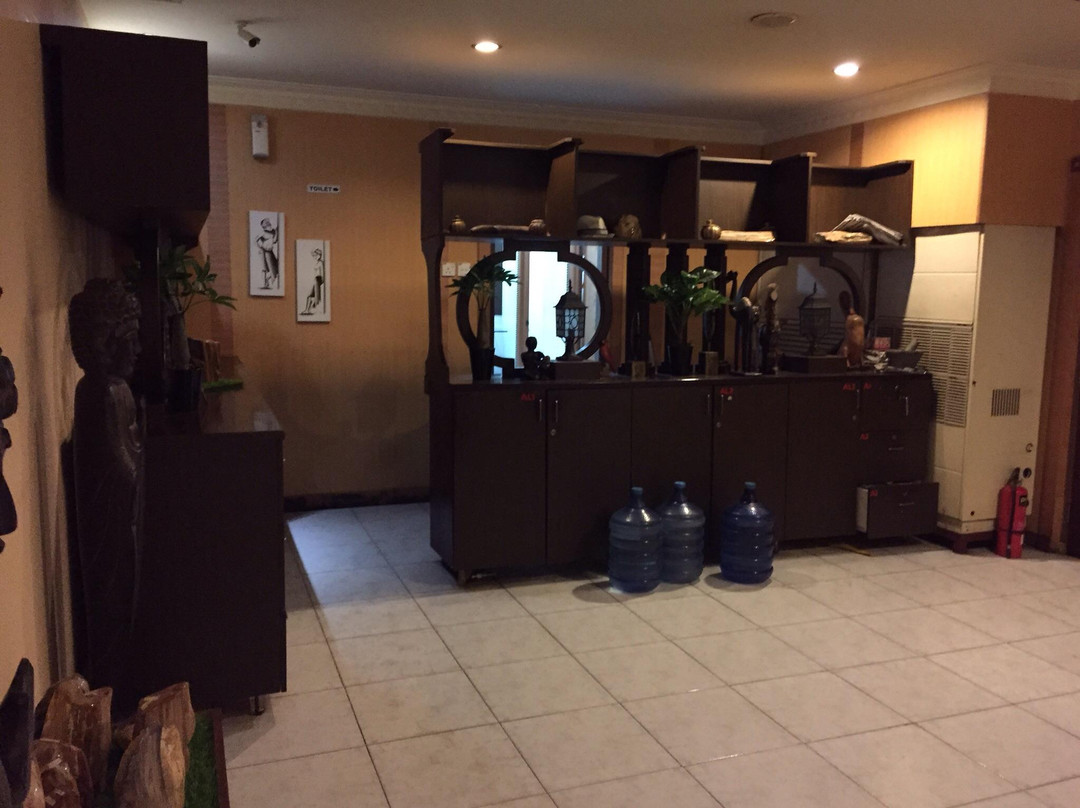 Crown Family Massage景点图片