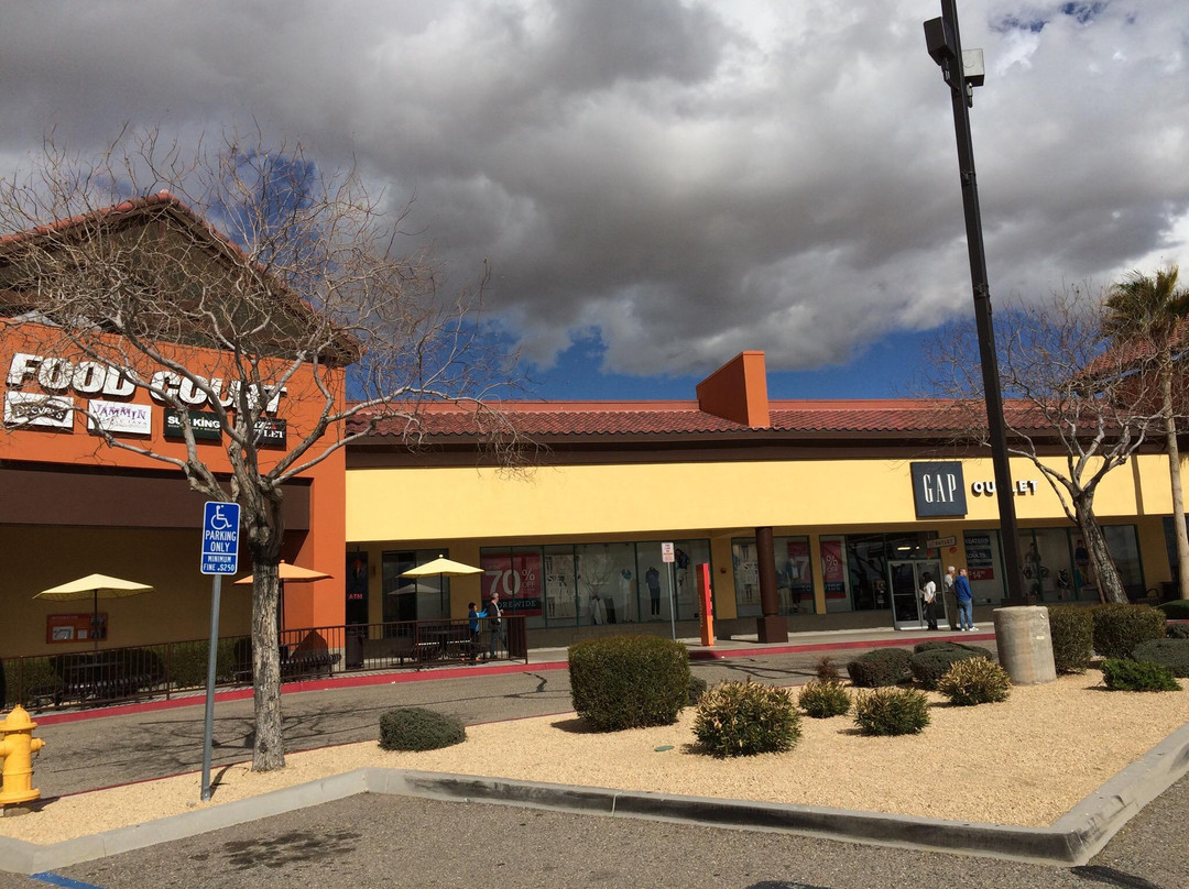 巴斯托奥特莱斯购物中心-巴斯托必去景点