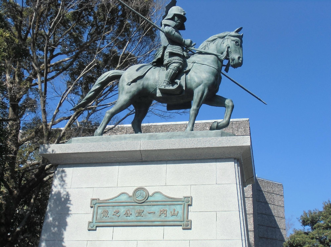 Statue of Kazutoyo Yamauchi-高知市必去景点