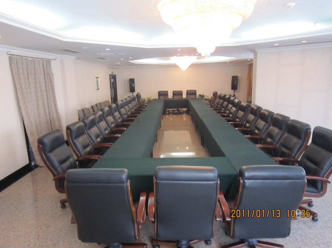 北京八达岭华风温泉大城堡主图