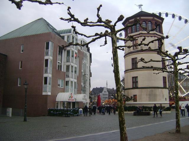 Schlossturm-杜塞尔多夫必去景点