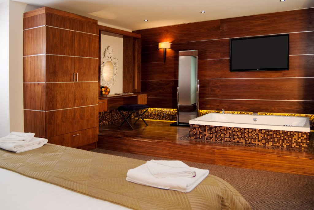 OYO Imperial Hotel