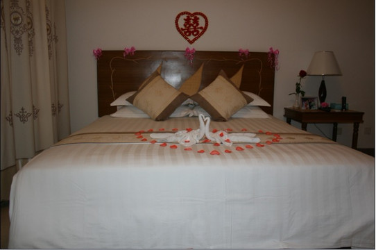 美丽春天温泉度假酒店主图