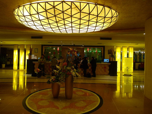 新良大酒店主图