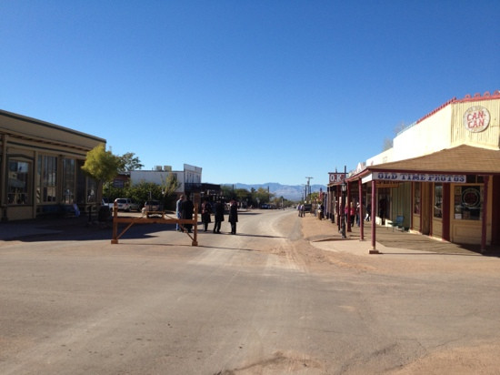 E Allen St-墓碑镇必去景点