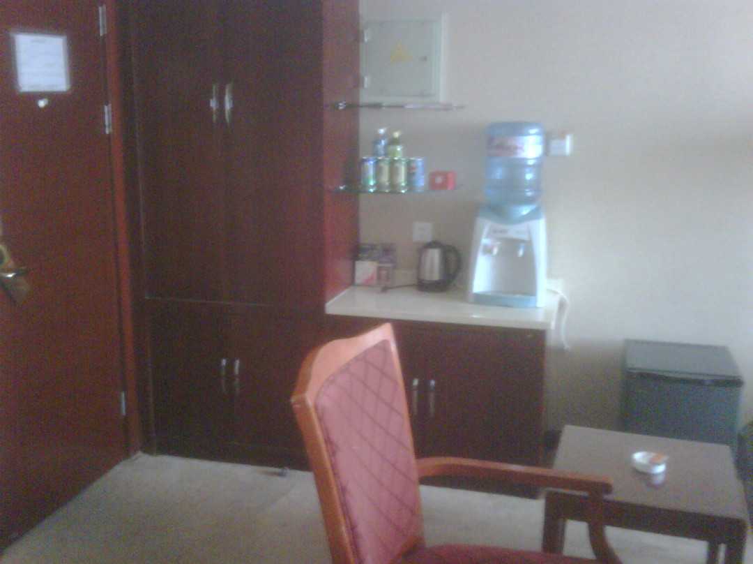 亿嘉名仕假日酒店主图