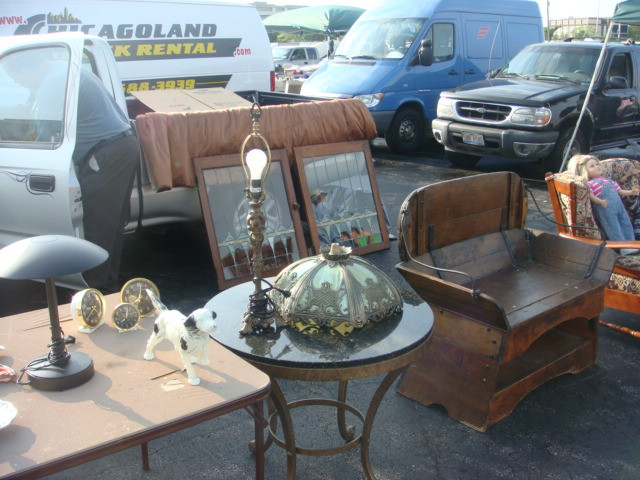 Wolff's Flea Market-罗斯蒙特必去景点