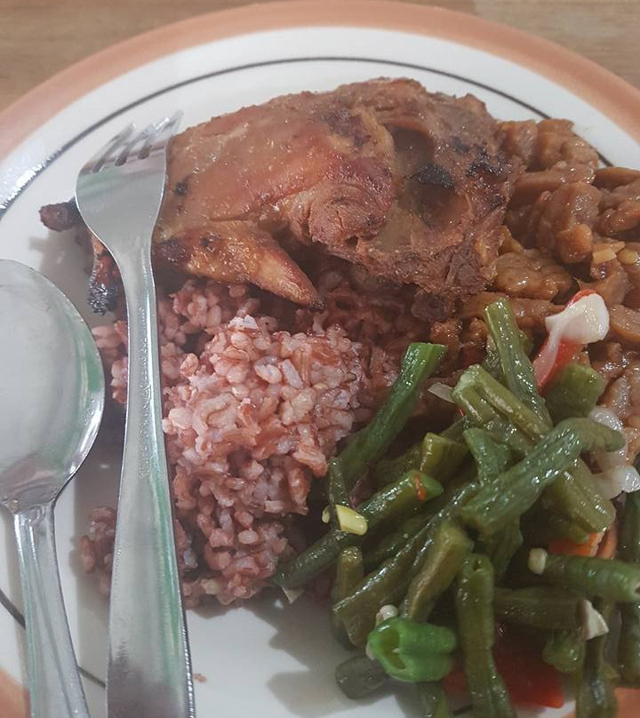 Sragen餐馆和美食-Warung Masakan Jawa Bu Djar