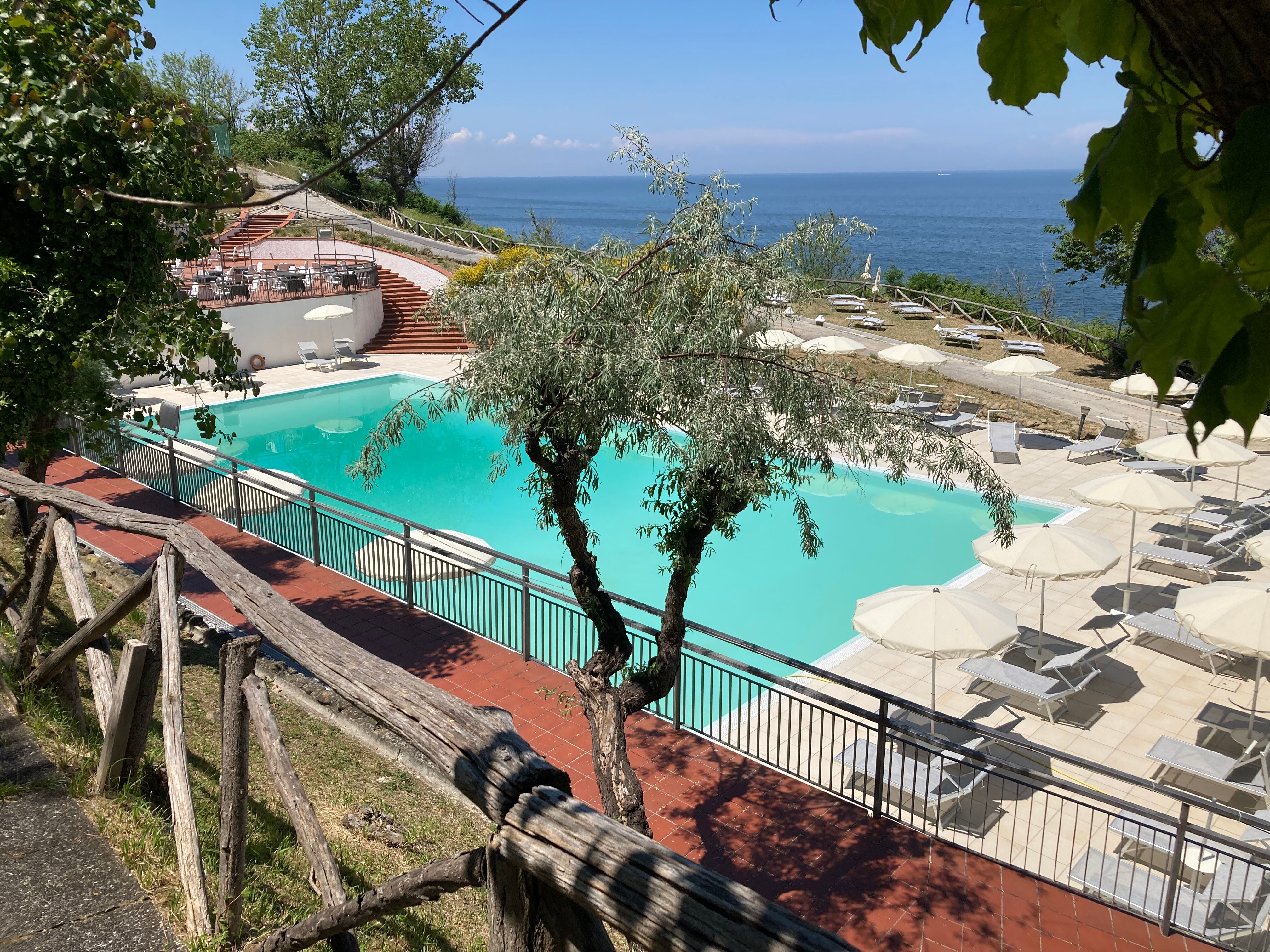 Hotel Capo Est-泳池