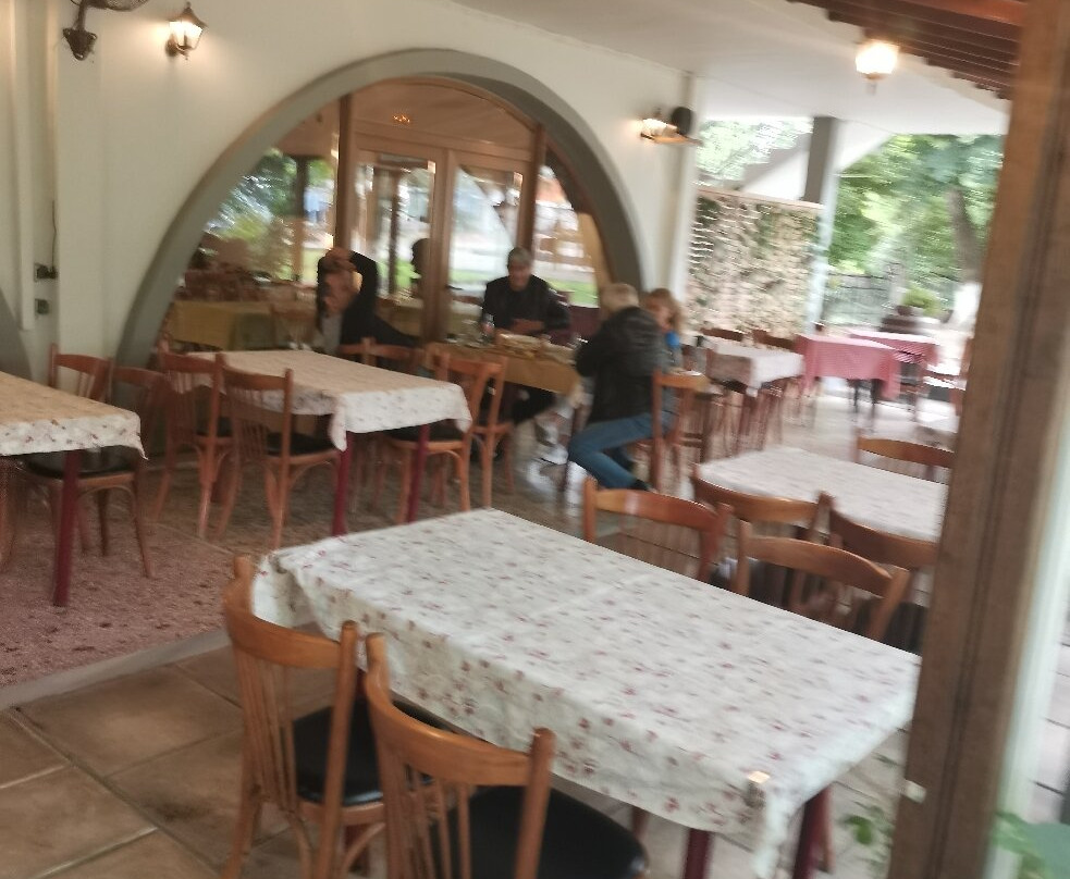 Exochikó Kéntro Agíou Georgíou Peristereóta