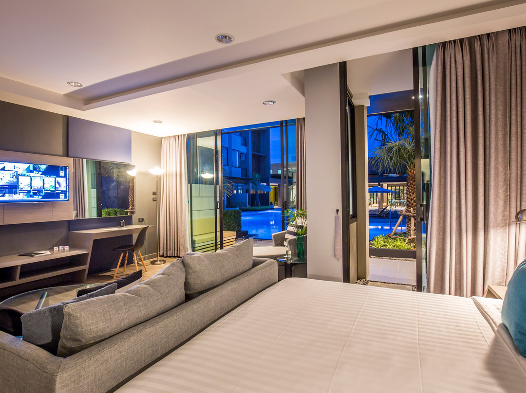 The Crystal Hotel Buriram主图