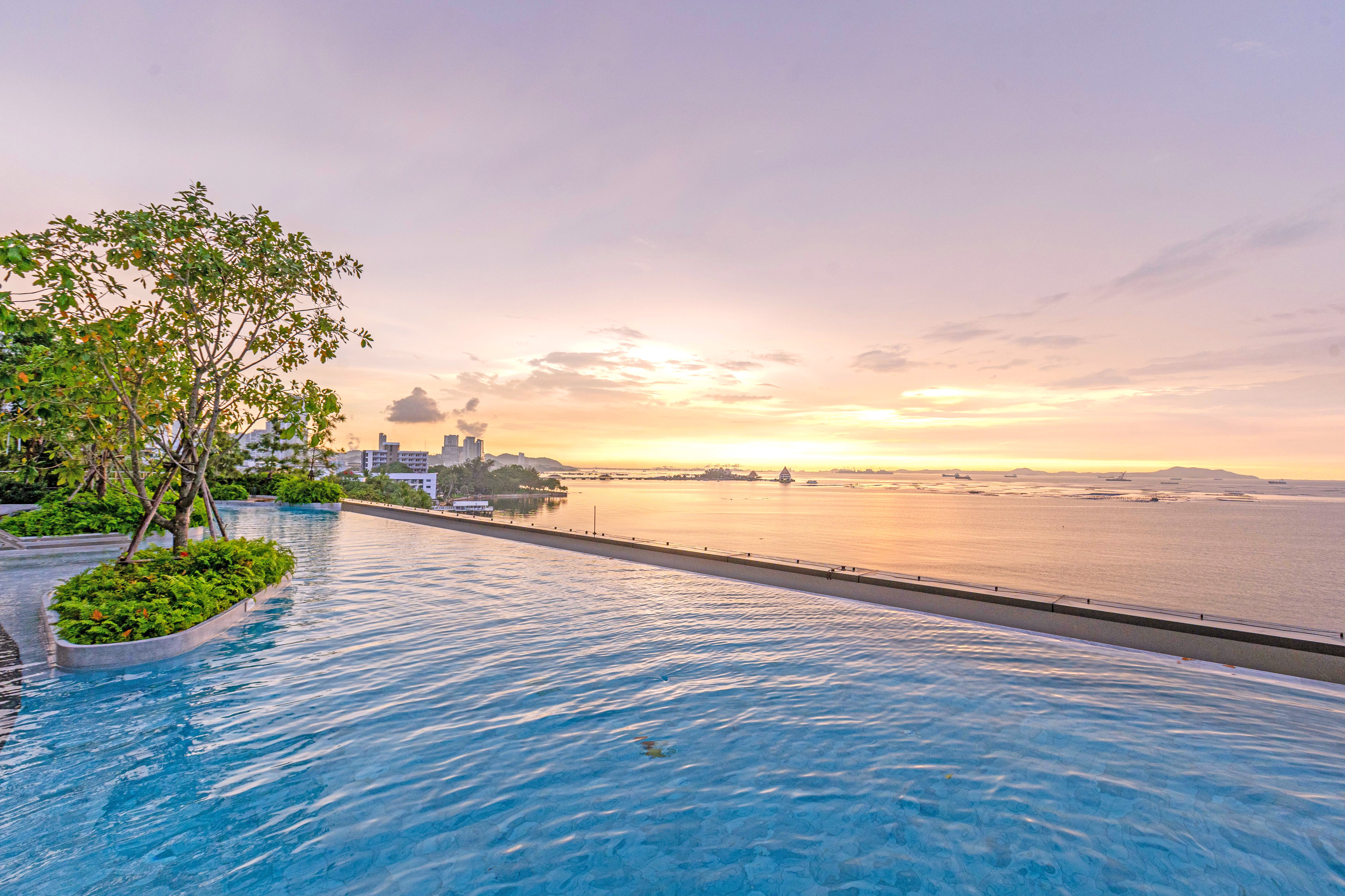 S. Sriracha Hotel & Residence-泳池