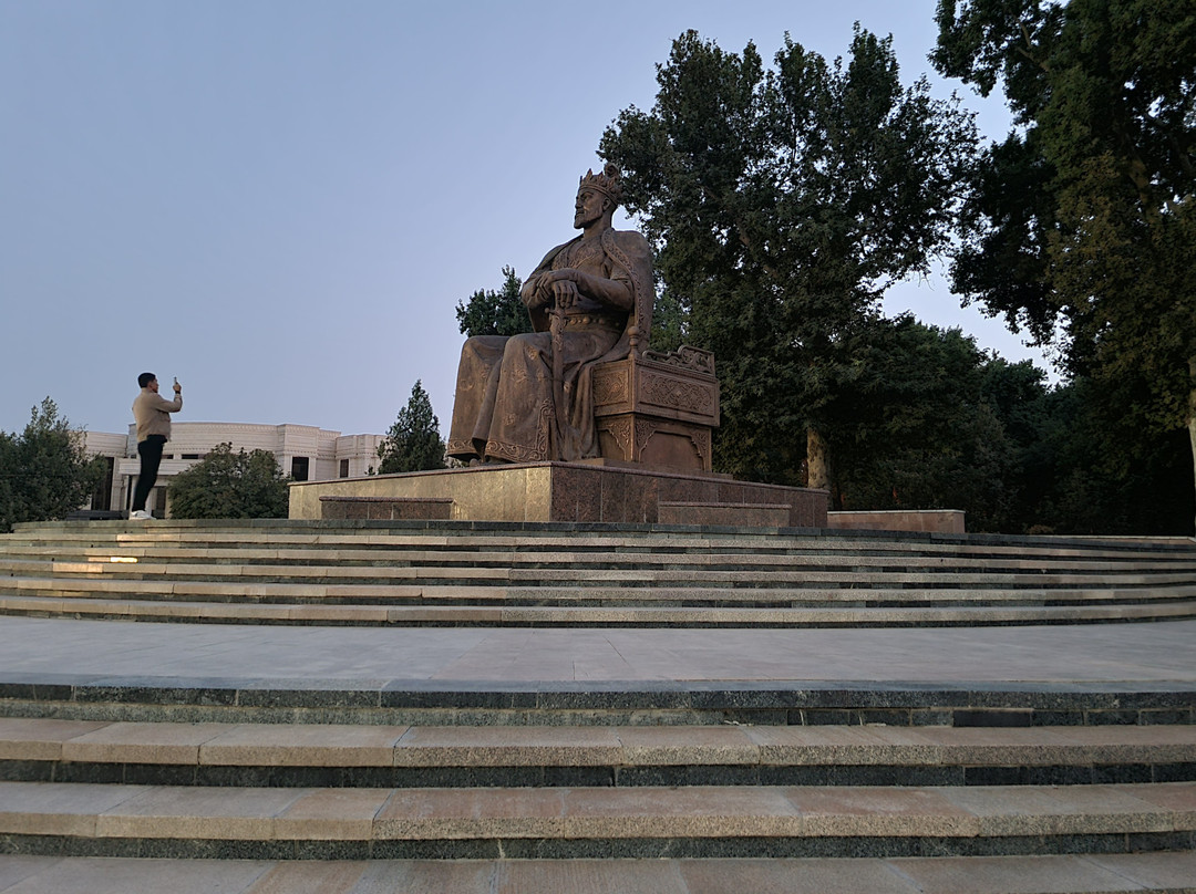 Statue of Amir Temur-撒马尔罕必去景点