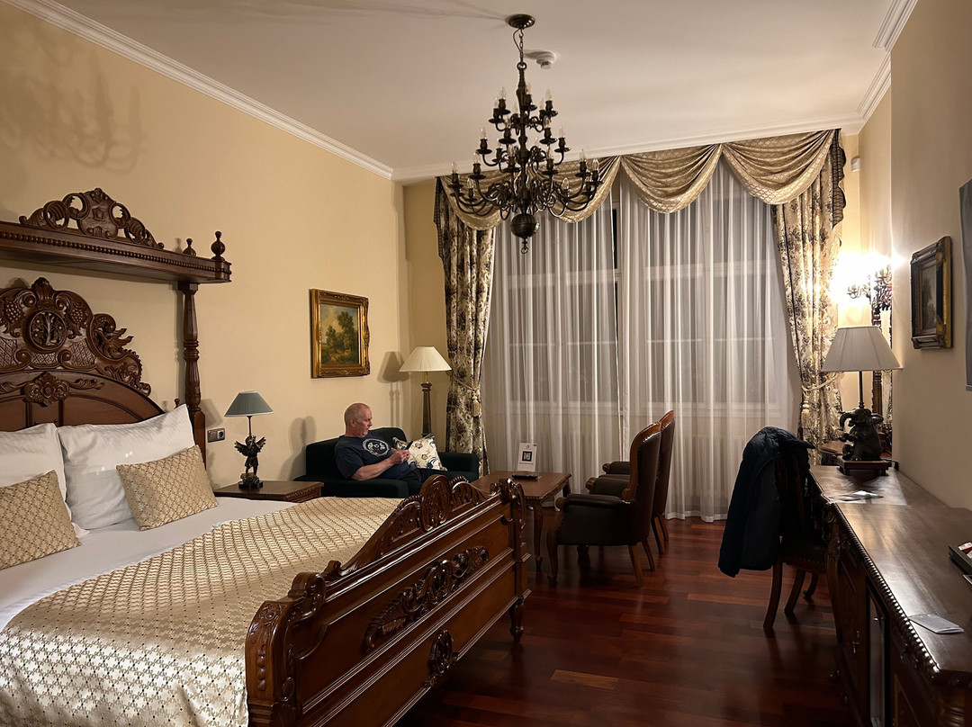 艾恩盖特套房酒店主图