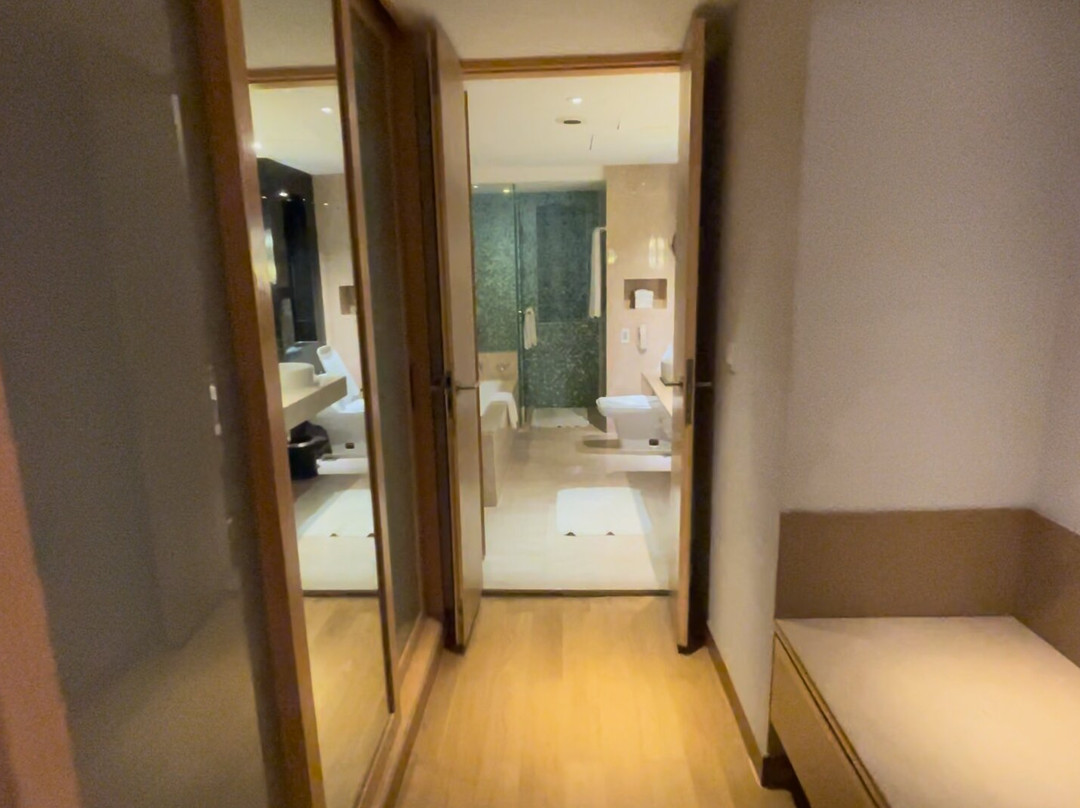 曼谷素坤逸路假日酒店主图