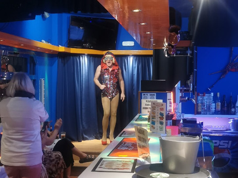 Lively Lady Cabaret Lounge-科斯塔特吉塞必去景点