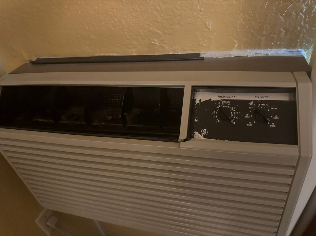 拉顿速8酒店主图