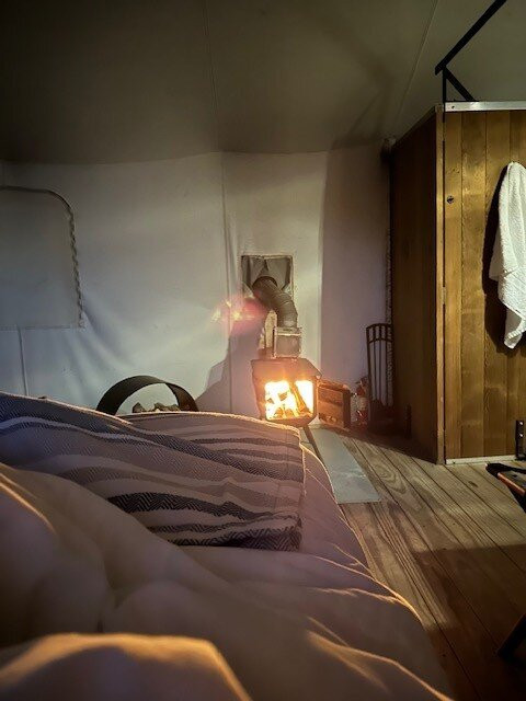 黄石帆布酒店主图