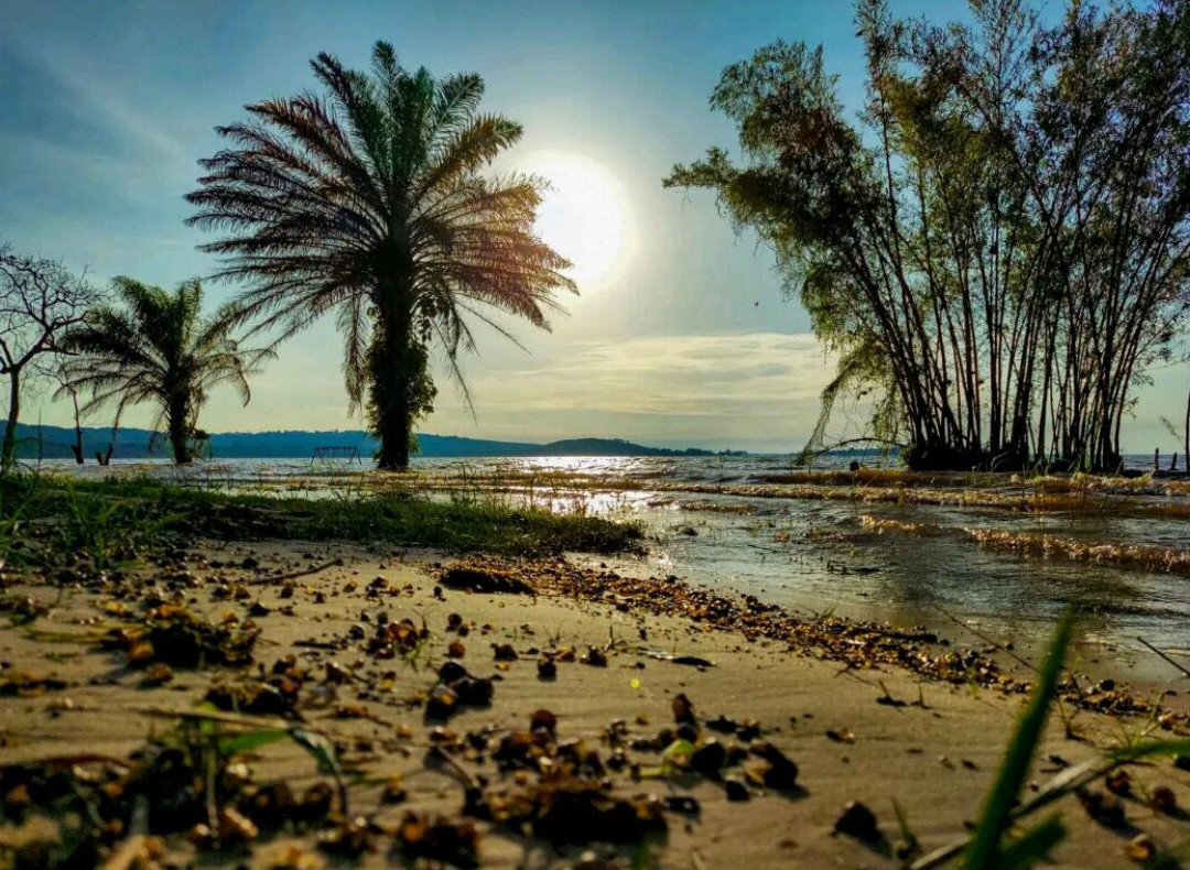Pearl Gardens Beach Resort Kalangala