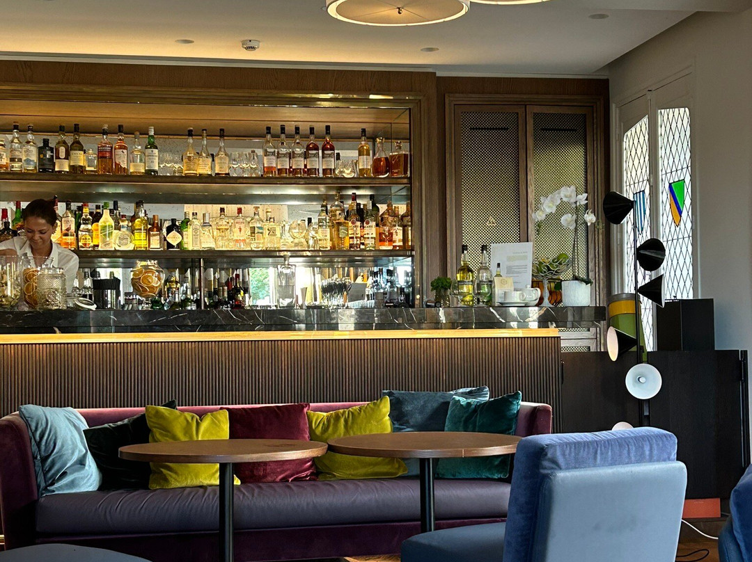 Manoir Hotel主图