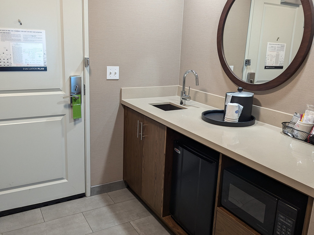 皮阿拉普希尔顿恒庭旅馆&套房酒店主图