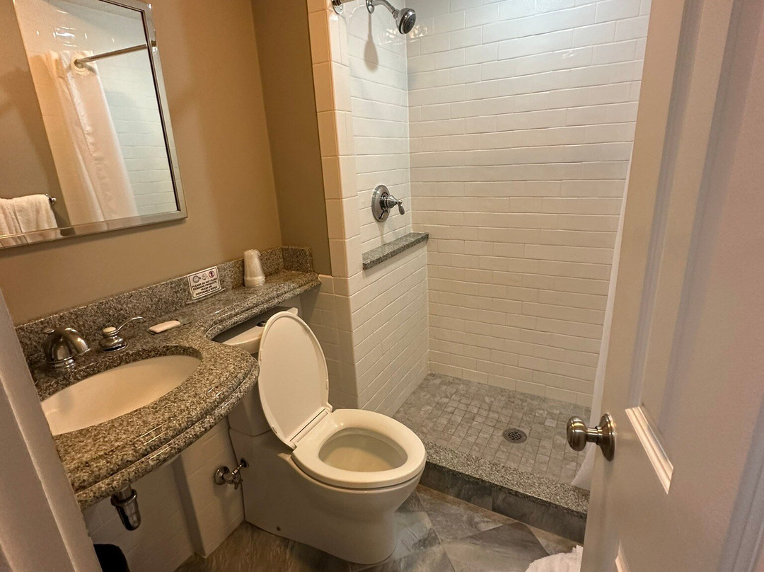 朗伍德酒店主图