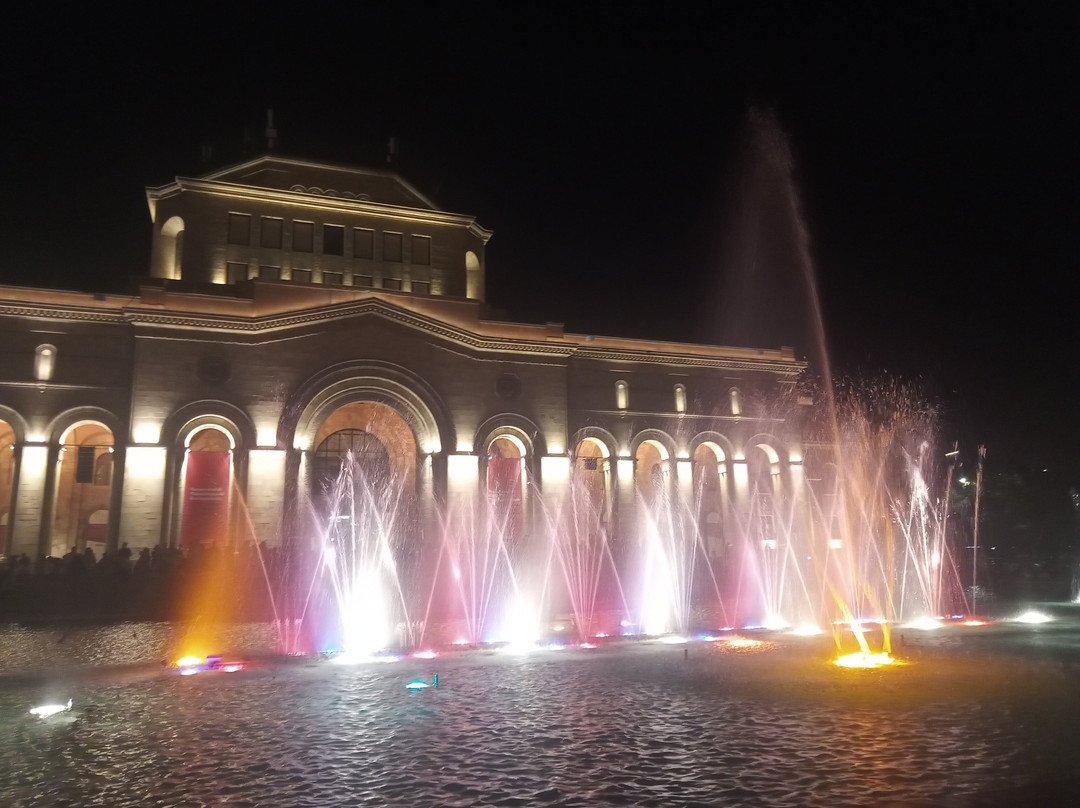 Dancing Fountains-埃里温必去景点