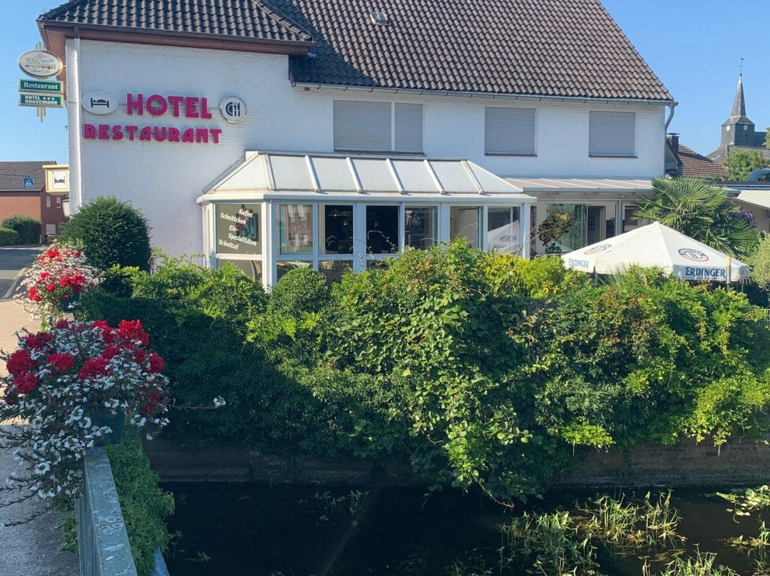 卡芮森姆酒店主图