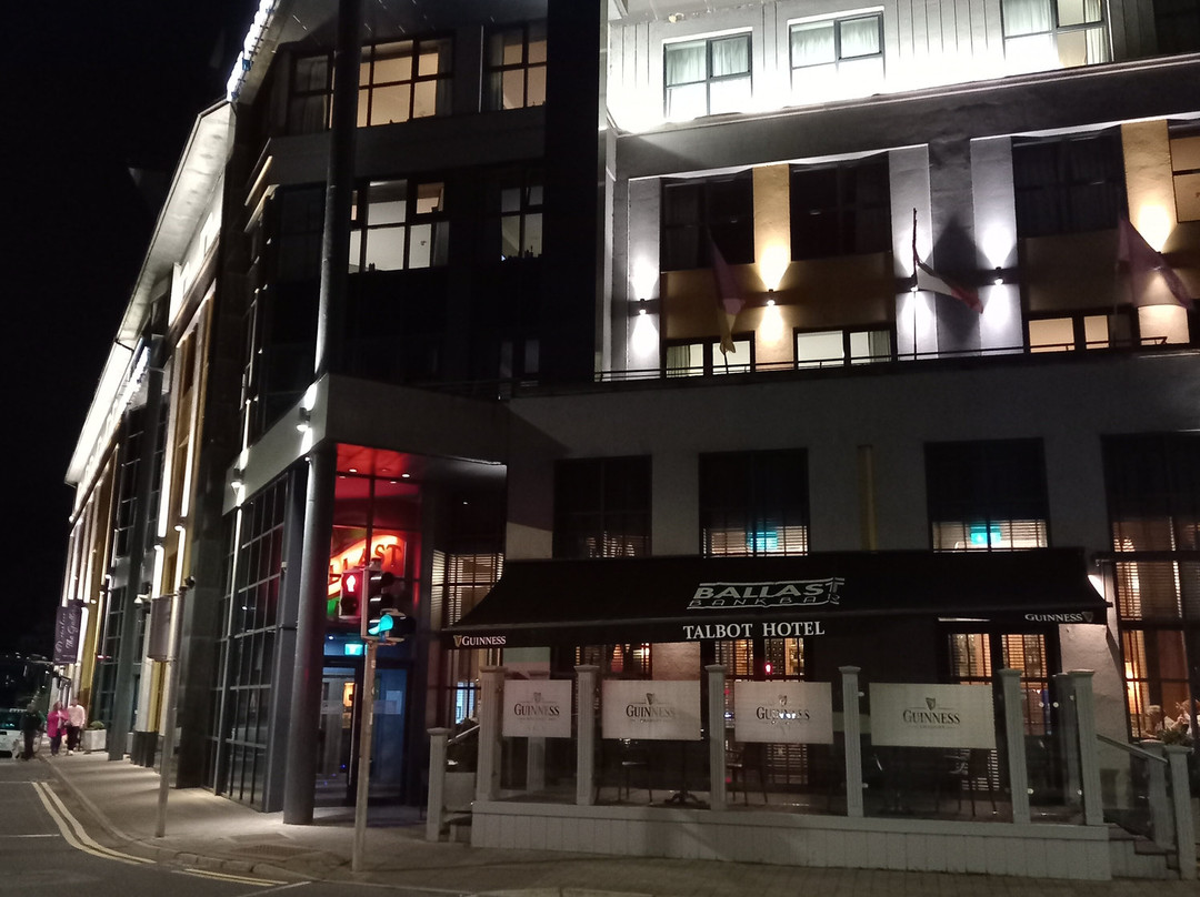 瓦克斯福德塔尔波特酒店主图