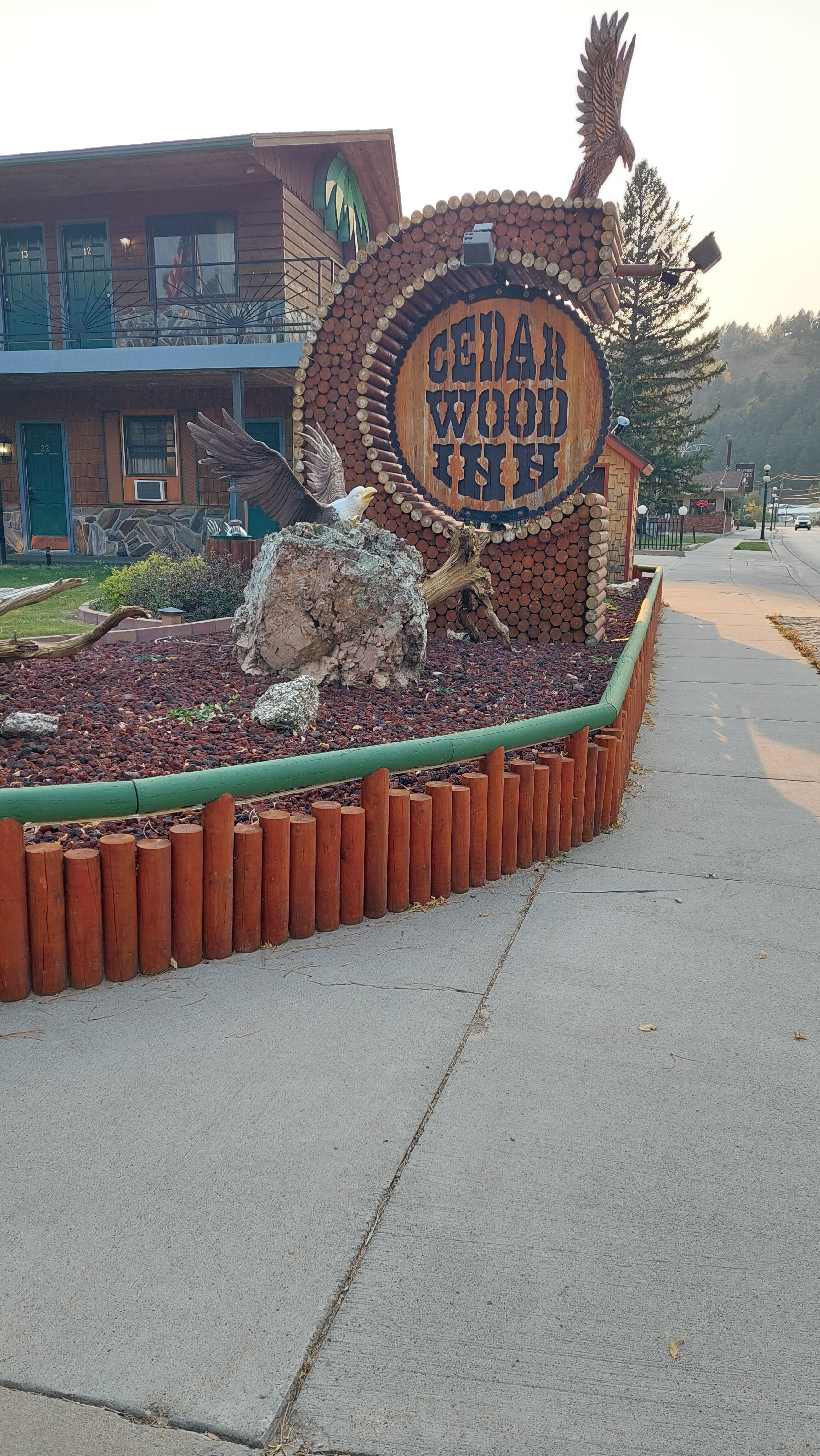 Cedar Wood Inn-官方