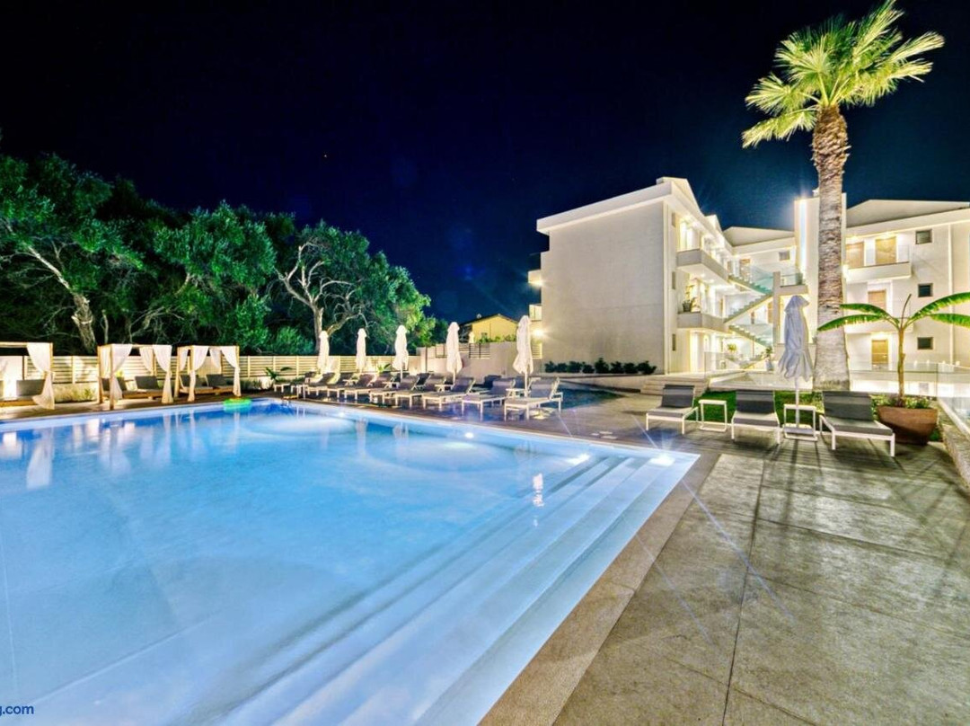 Hidden Cove Corfu主图