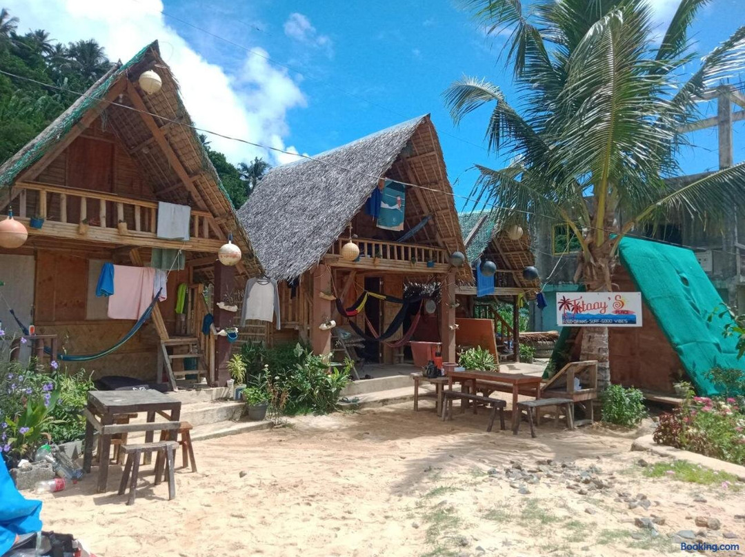Titaays Surfers Inn