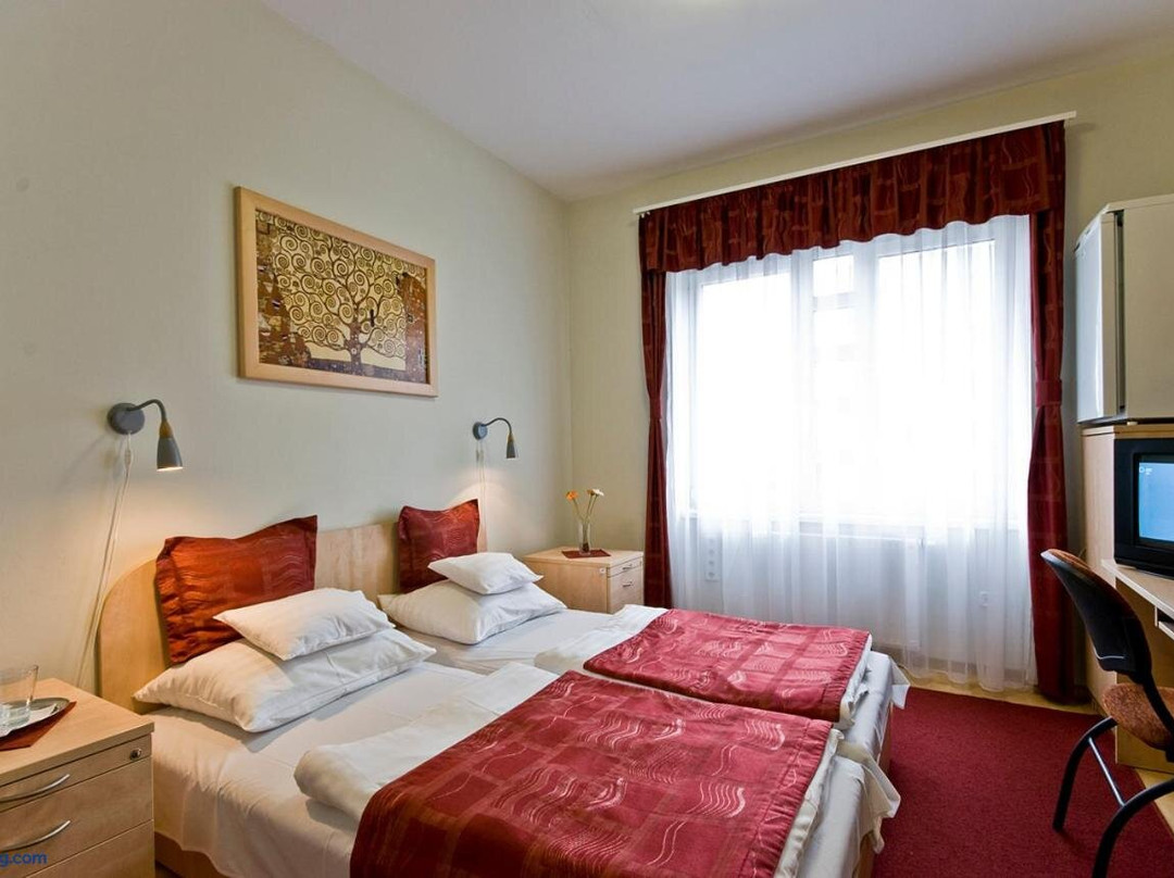 Hotel Kerpely Dunaujvaros主图