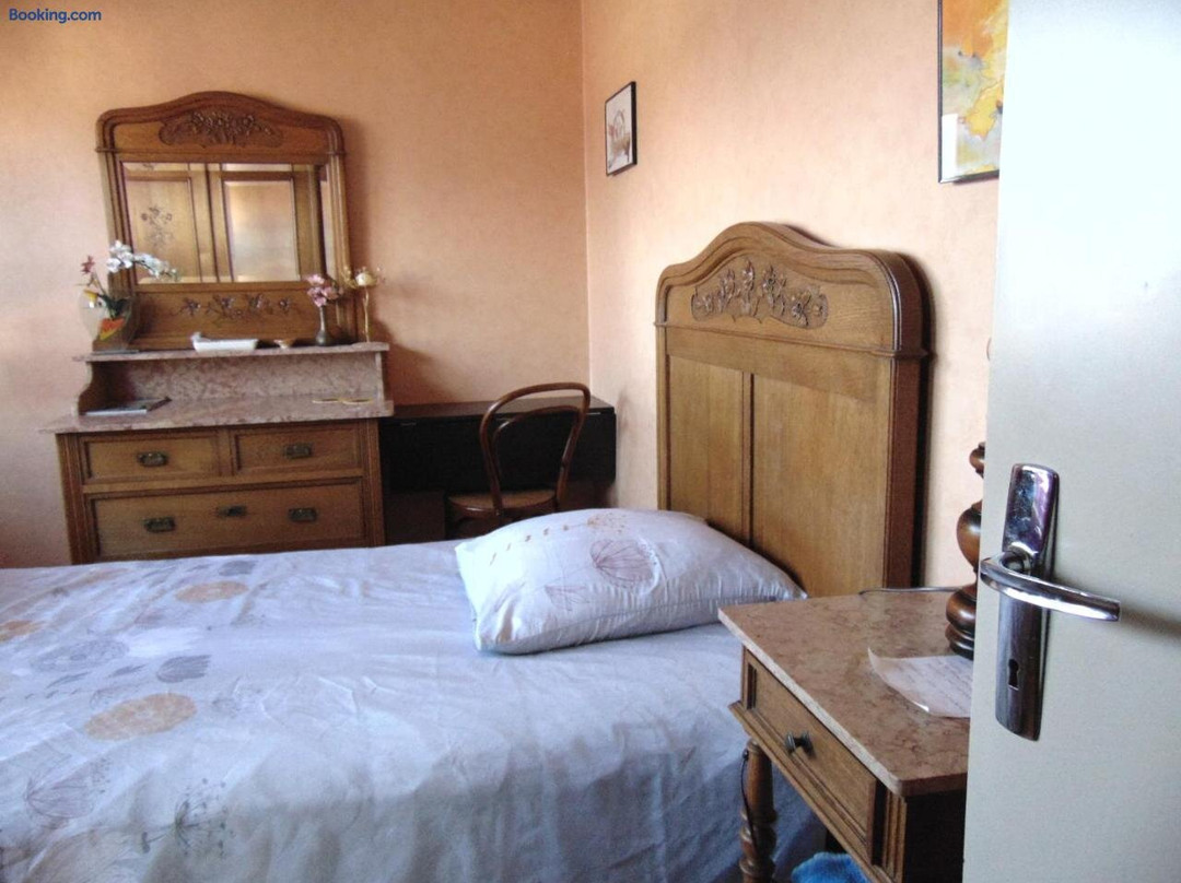 Maison Dans Un Cadre De Verdure