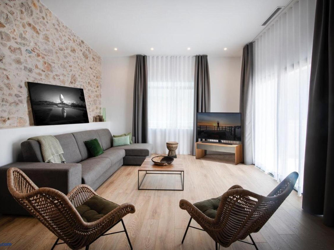 R32 Boutique Apartments