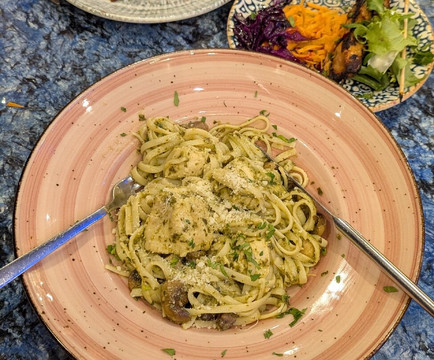 lal - taps , pizzeria and cocktail bar